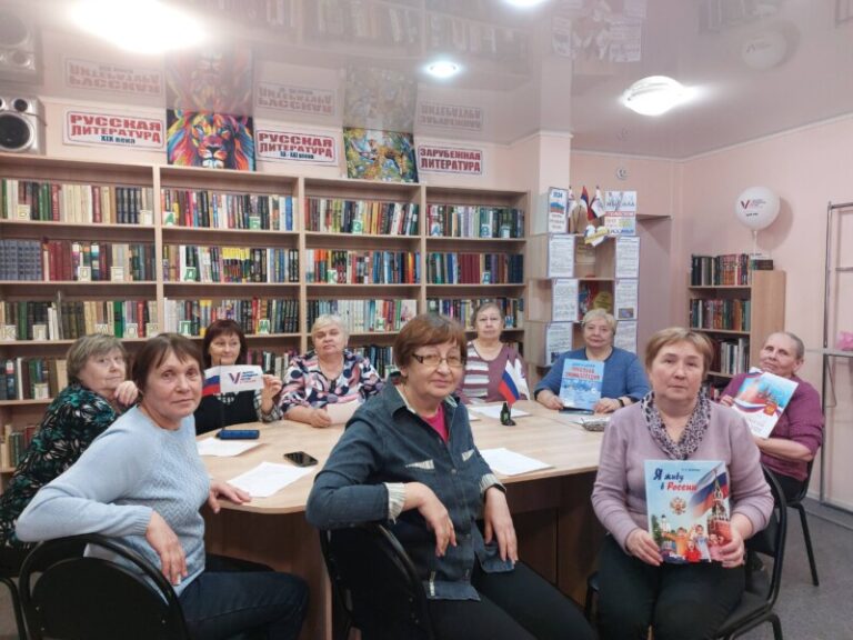 Круглый стол «Выборы: завтра начинается сегодня» в Луговской библиотеке Приморского округа
